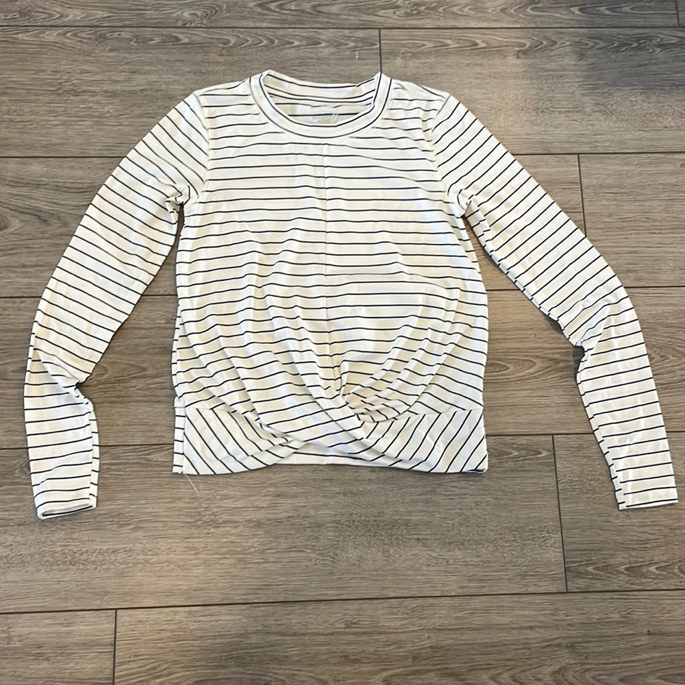 EC Old Navy Active Twist Long Sleeve Shirt - White with Black Stripe - s…
